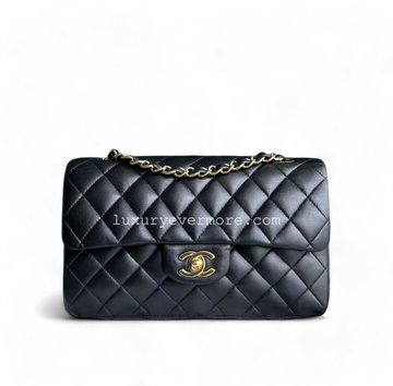 Small Classic Flap 23CM Quilted Lambskin Black Golden Hardware Series 13