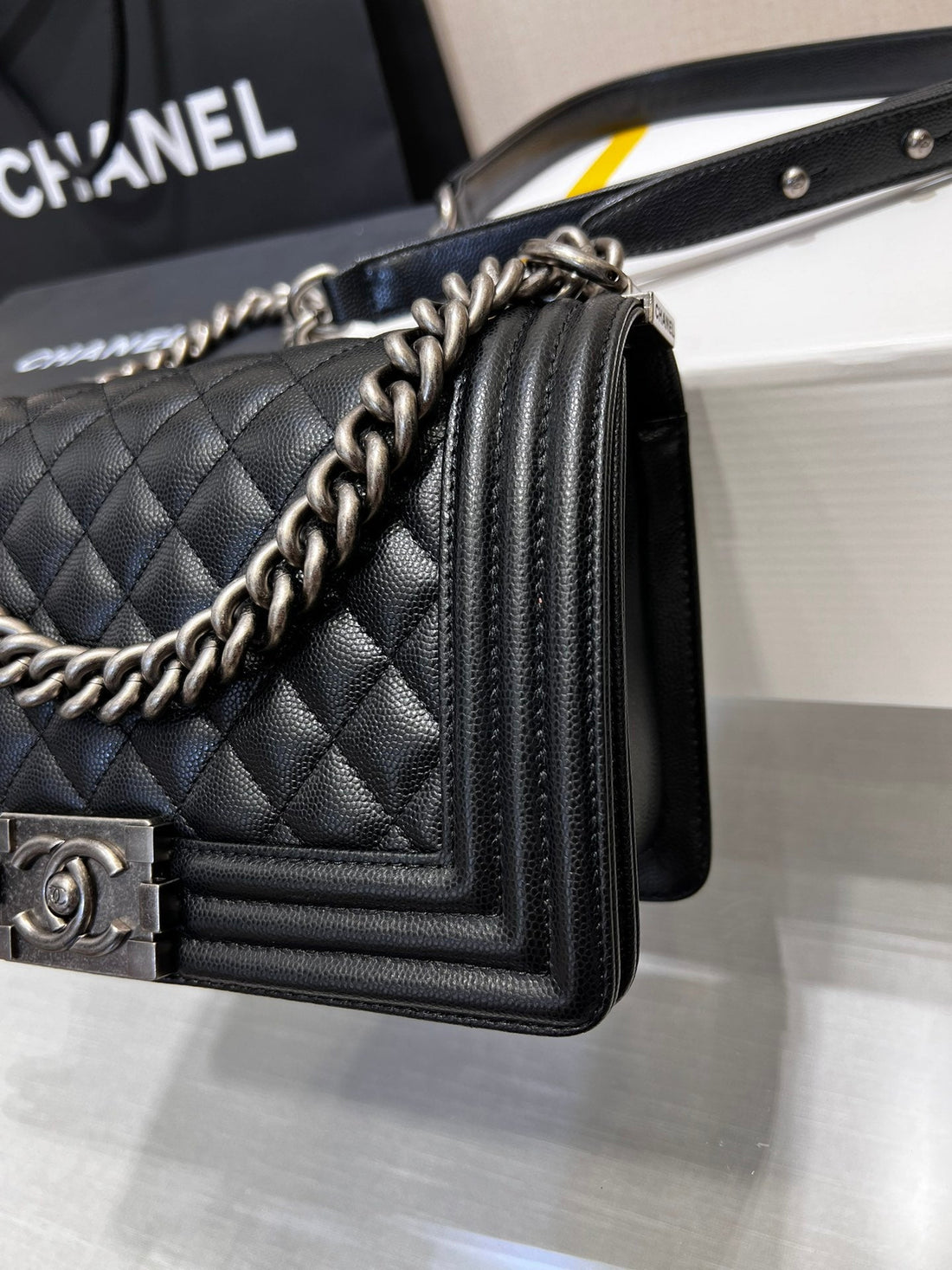 CHANEL BOY BAG MEDIUM 25 BLACK CAVIAR RUTHENIUM HARDWARE
