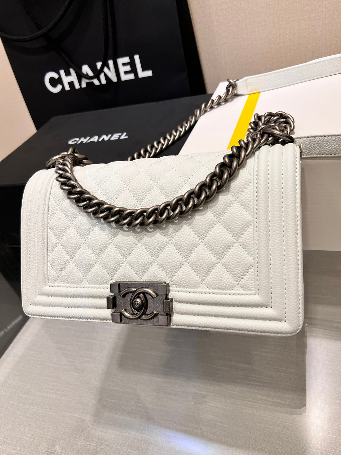 CHANEL BOY BAG MEDIUM 25 WHITE CAVIAR RUTHENIUM HARDWARE