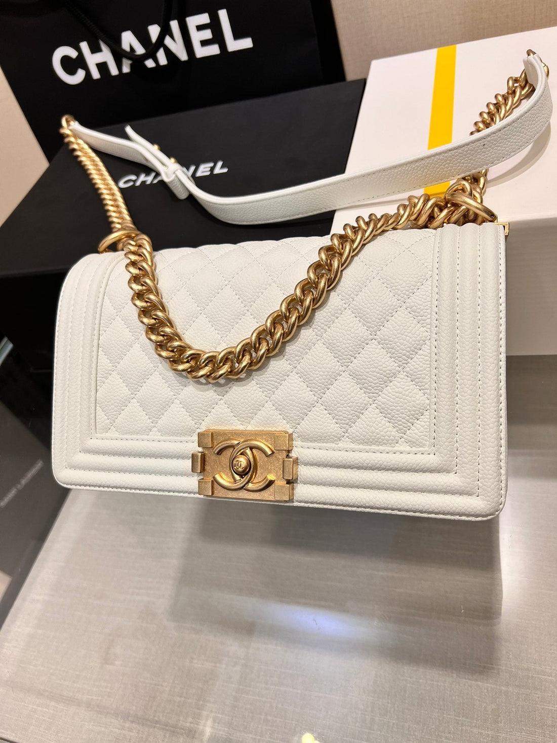 CHANEL BOY BAG MEDIUM 25 WHITE CAVIAR GOLD HARDWARE