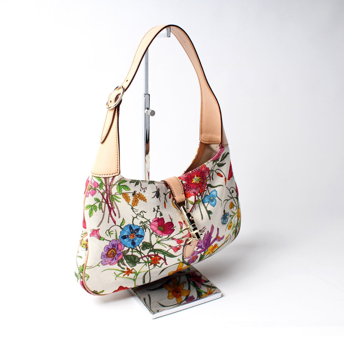 137335 Jackie O Flora