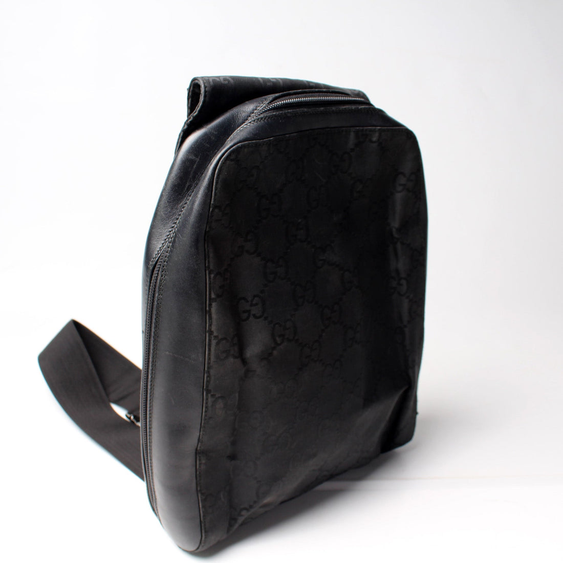 003.0232 GG Nylon Sling Bag Vintage