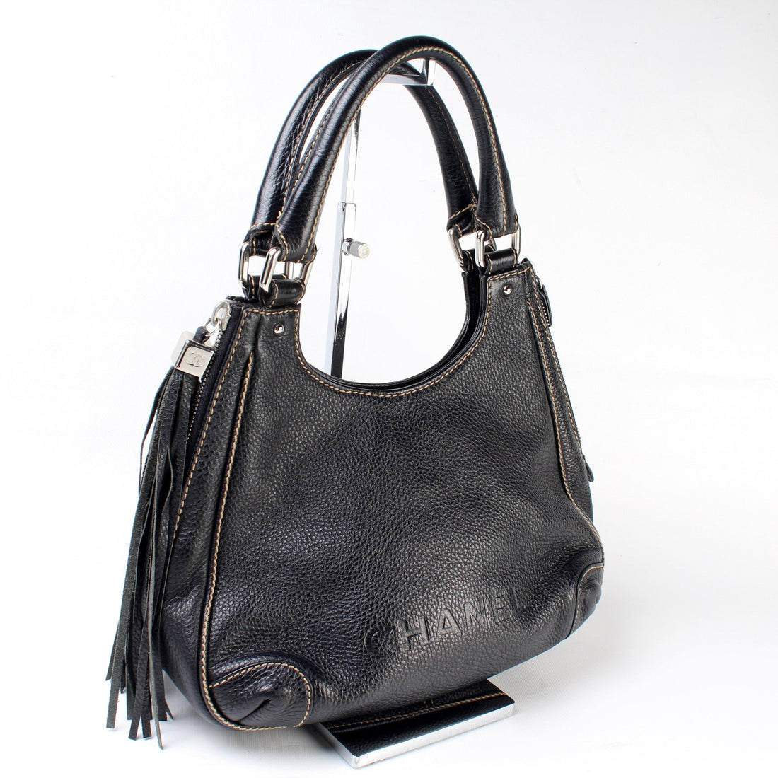 Lax Fringe Pull Medium Shoulder Bag
