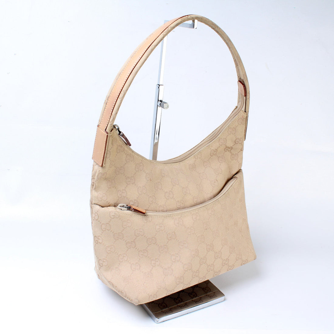 001.3386 GG Canvas Shoulder Bag