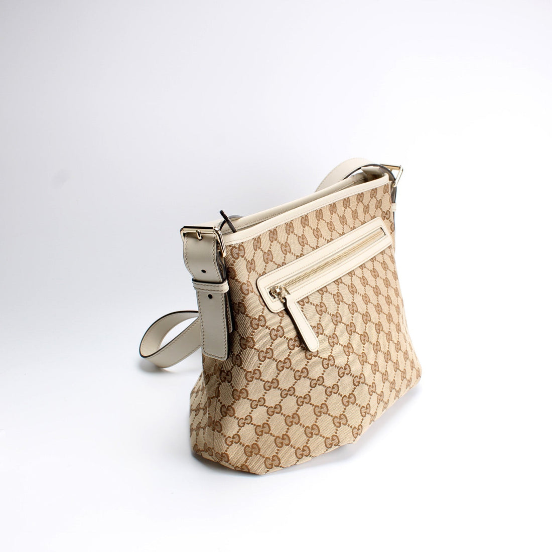 388930 GG Canvas Shoulder Bag