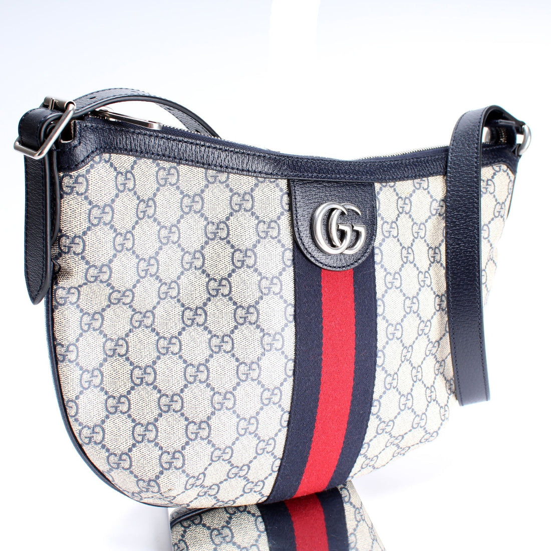 598125 Ophidia GG Supreme Small Shoulder Bag
