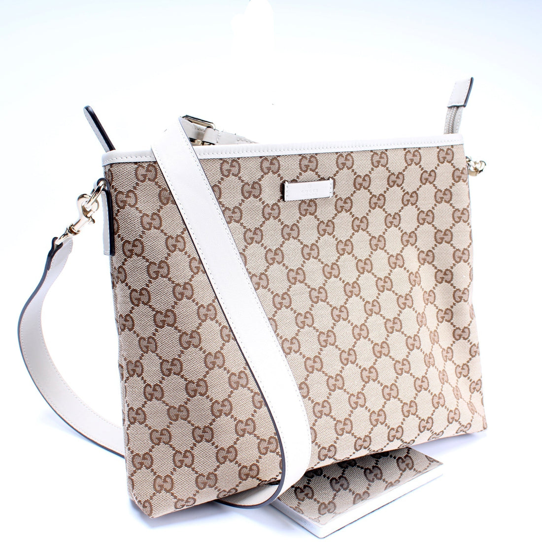 388924 GG Canvas Crossbody