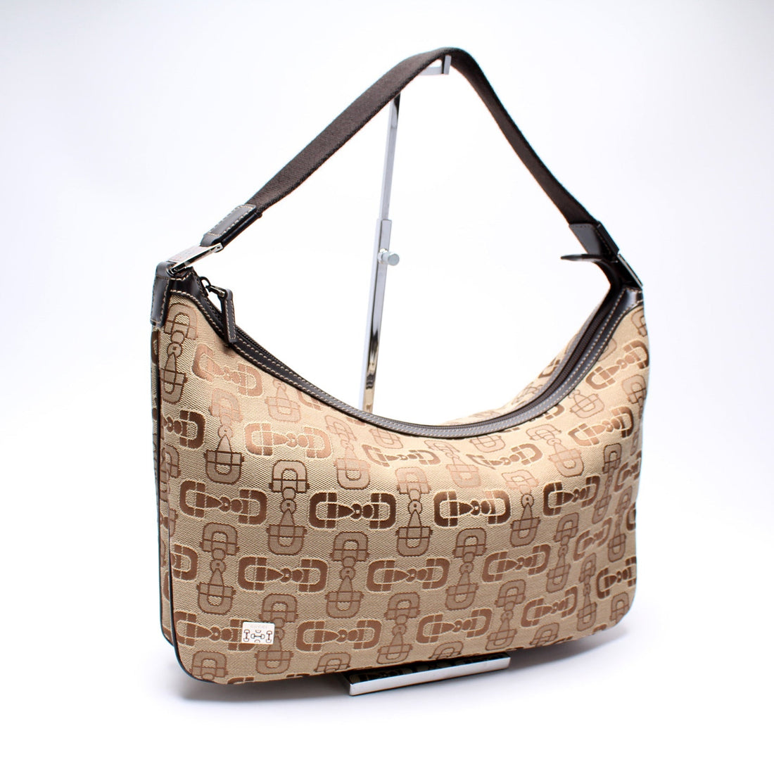 211523 Horsebit Canvas Hobo