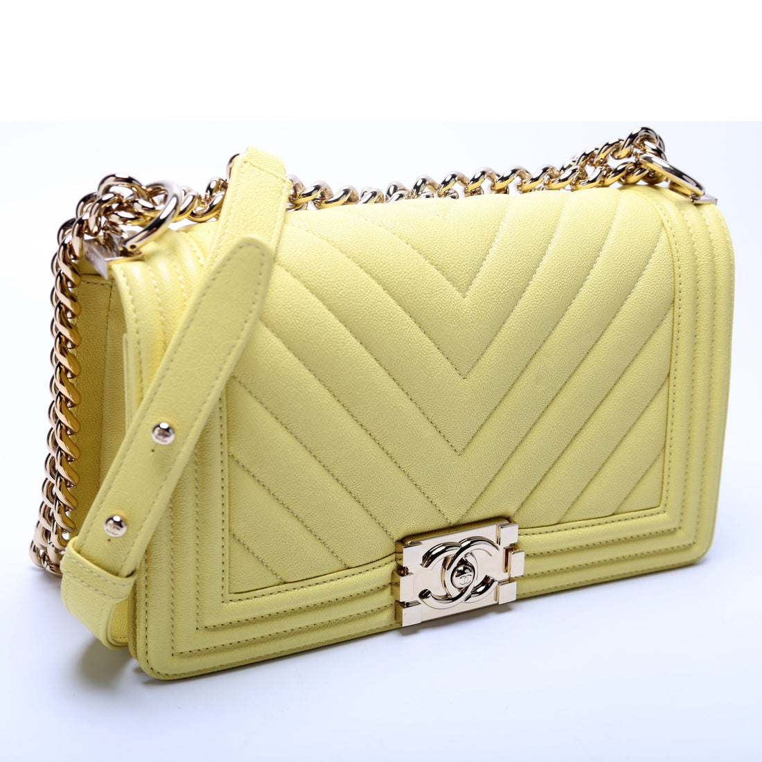 Boy Flap Medium Chevron Caviar 29M