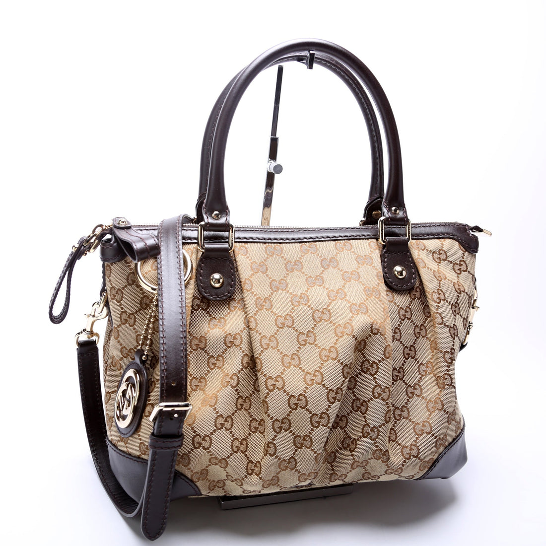 247902 GG Canvas Sukey Satchel