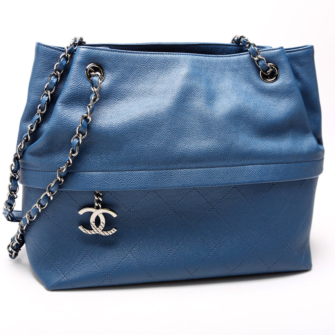 Zip And Carry Shopping Tote Medium Caviar 24M