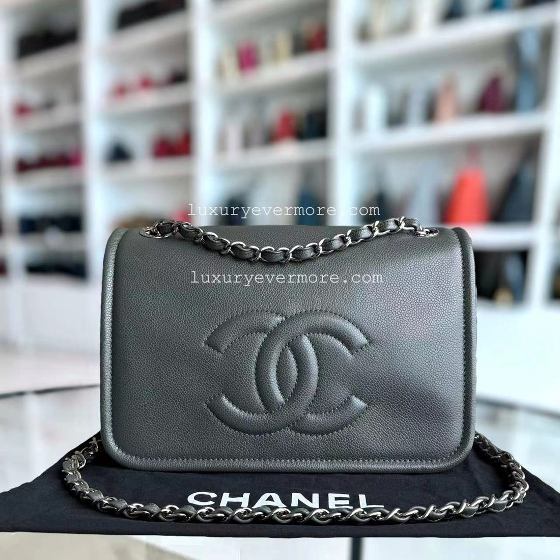 Chanel Caviar Seasonal Jumbo CC Flap 29CM Green Silver Hardware Series 15