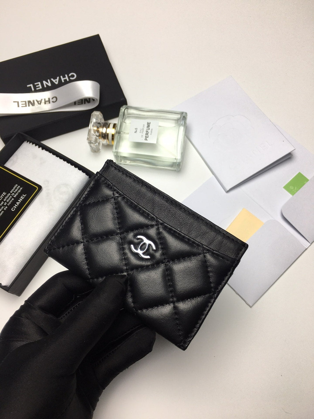 CHANEL CARD HOLDER 11.2 BLACK CALFSKIN SILVER ICON