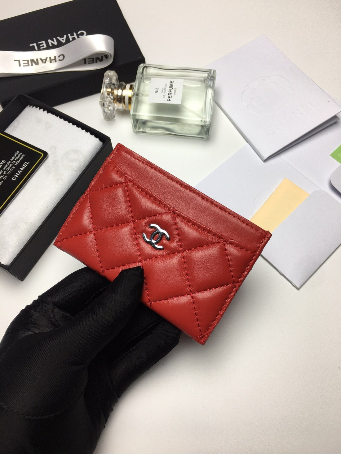 CHANEL CARD HOLDER 11.2 RED CALFSKIN SILVER ICON