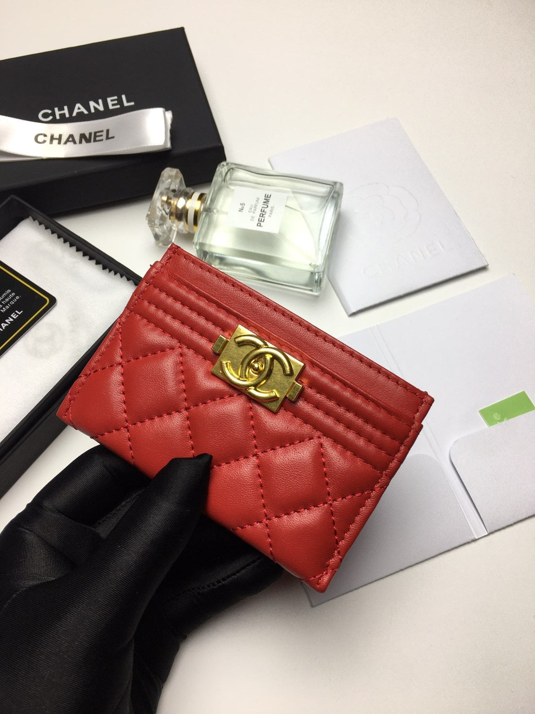 CHANEL BOY CARD HOLDER 11.2 RED CALFSKIN GOLD ICON