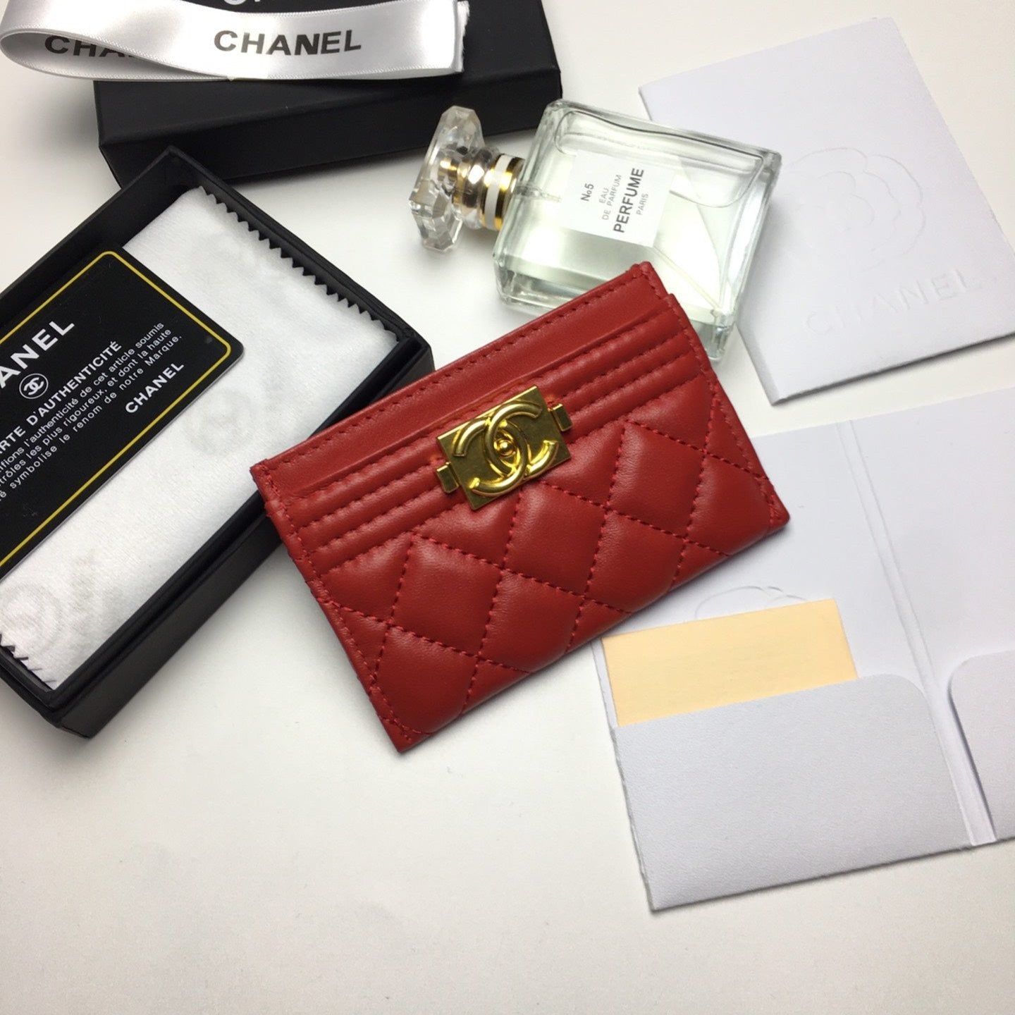 CHANEL BOY CARD HOLDER 11.2 RED CALFSKIN GOLD ICON