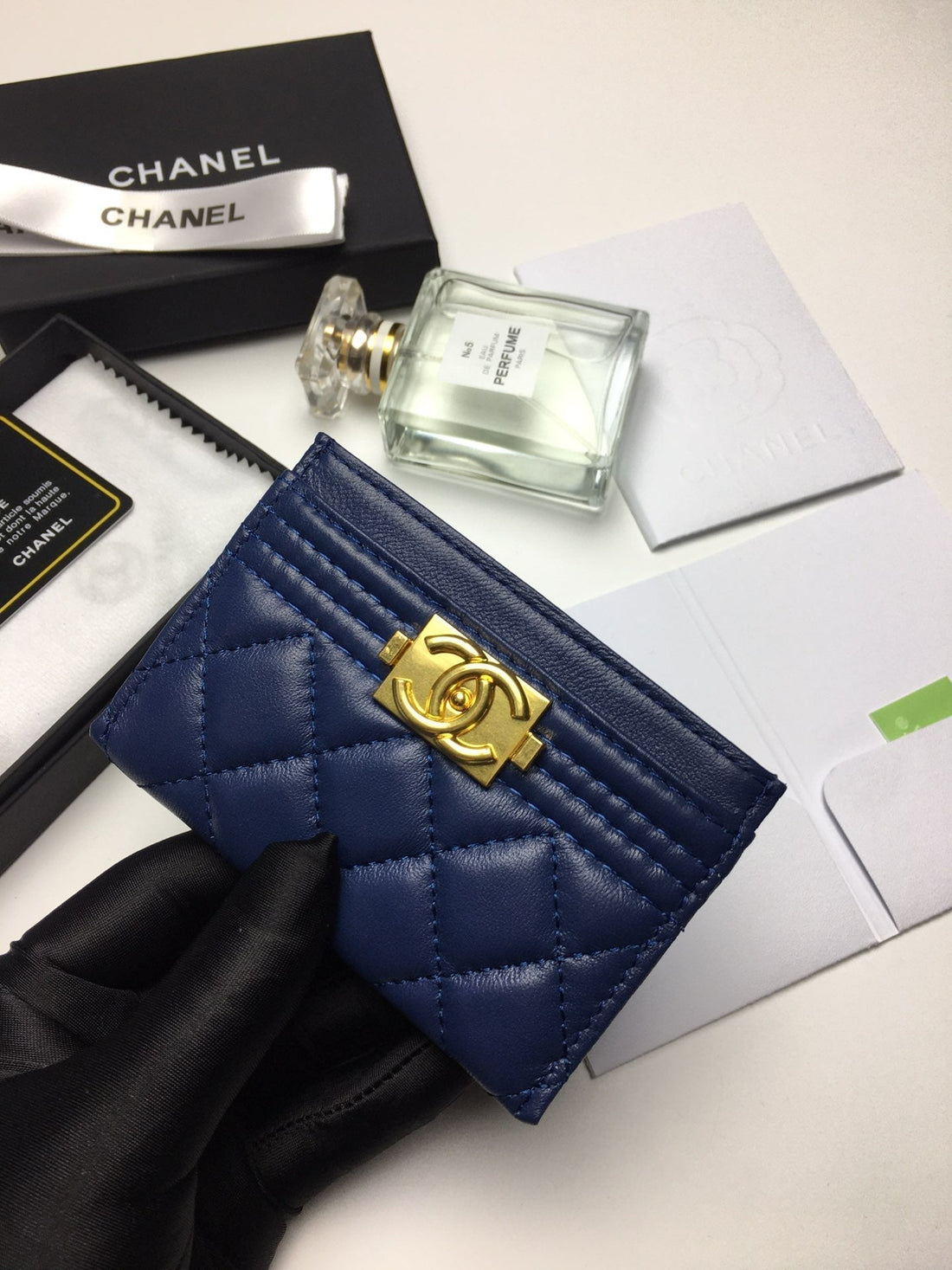 CHANEL BOY CARD HOLDER 11.2 NAVY CALFSKIN GOLD ICON