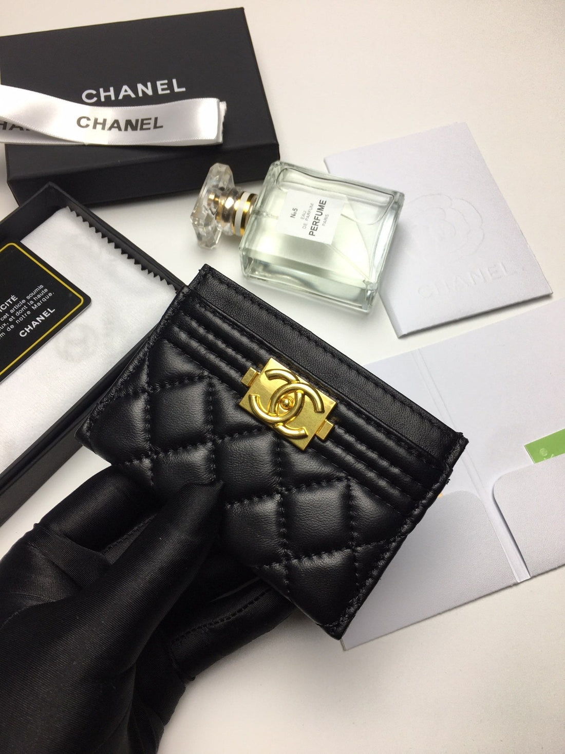 CHANEL BOY CARD HOLDER 11.2 BLACK CALFSKIN GOLD ICON