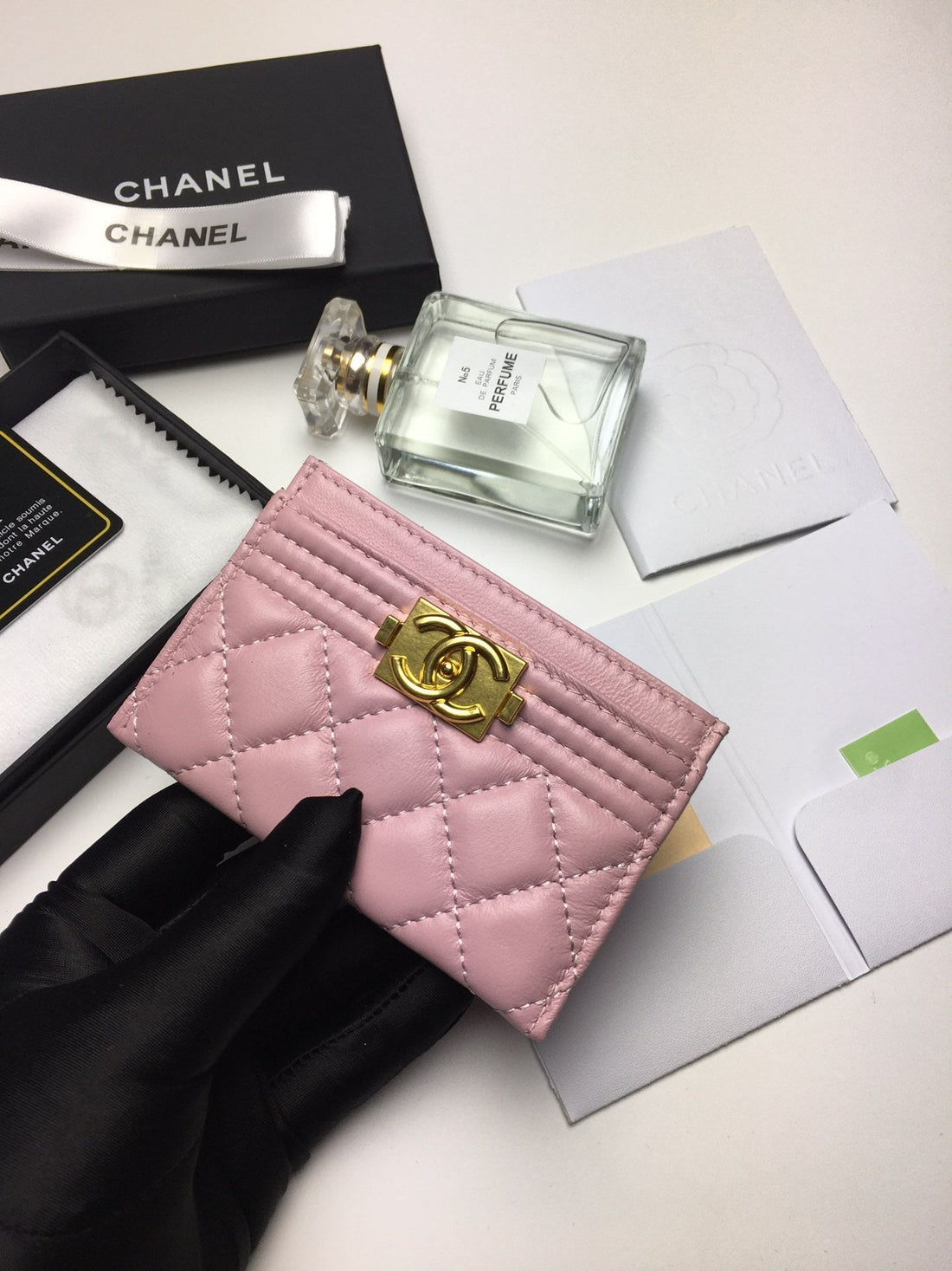 CHANEL BOY CARD HOLDER 11.2 BABY PINK CALFSKIN GOLD ICON
