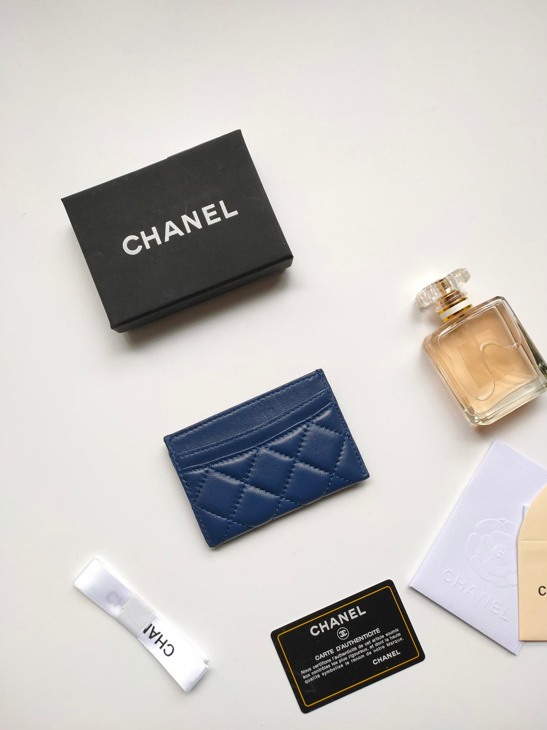 CHANEL CARD HOLDER 11.2 NAVY CALFSKIN GOLD ICON