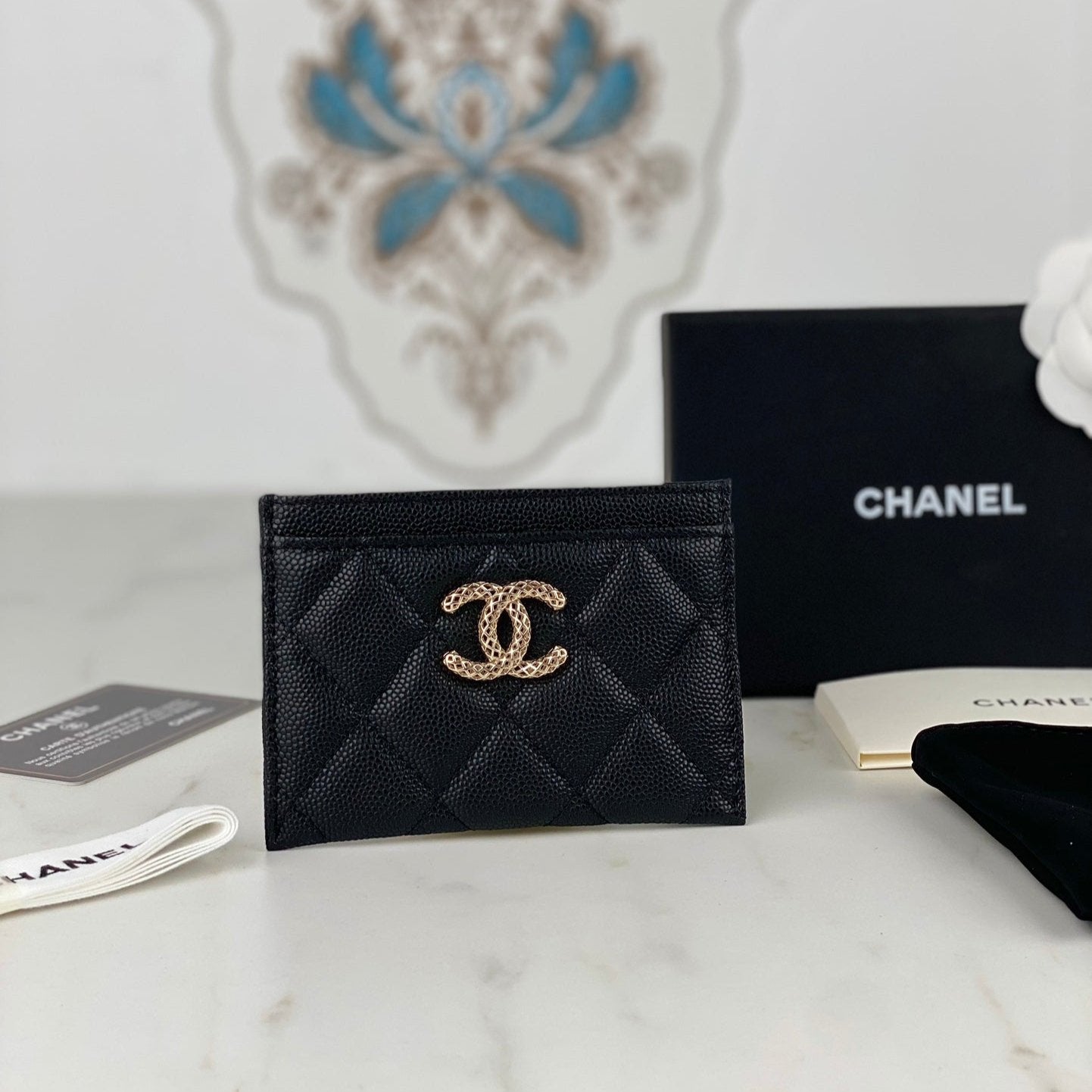 CHANEL CARD HOLDER 19.5 BLACK GRAINED CALFSKIN GOLD ICON