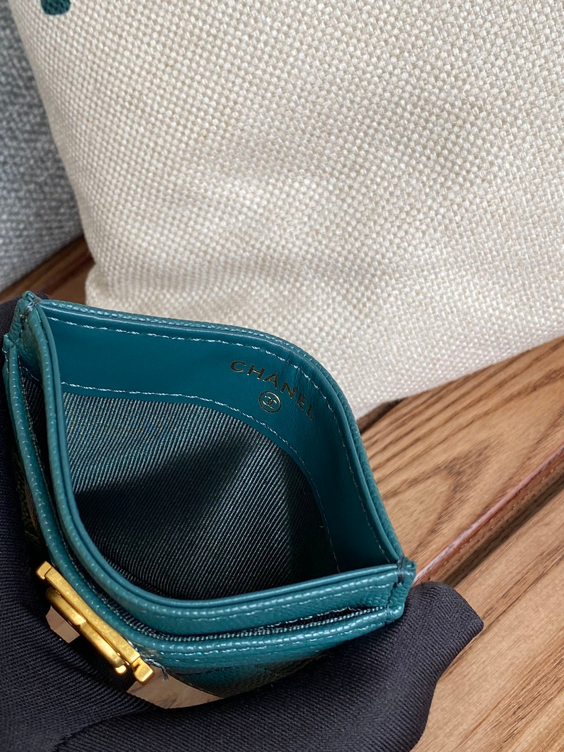 CHANEL boy 11cm card holder dark green caviar gold hardware