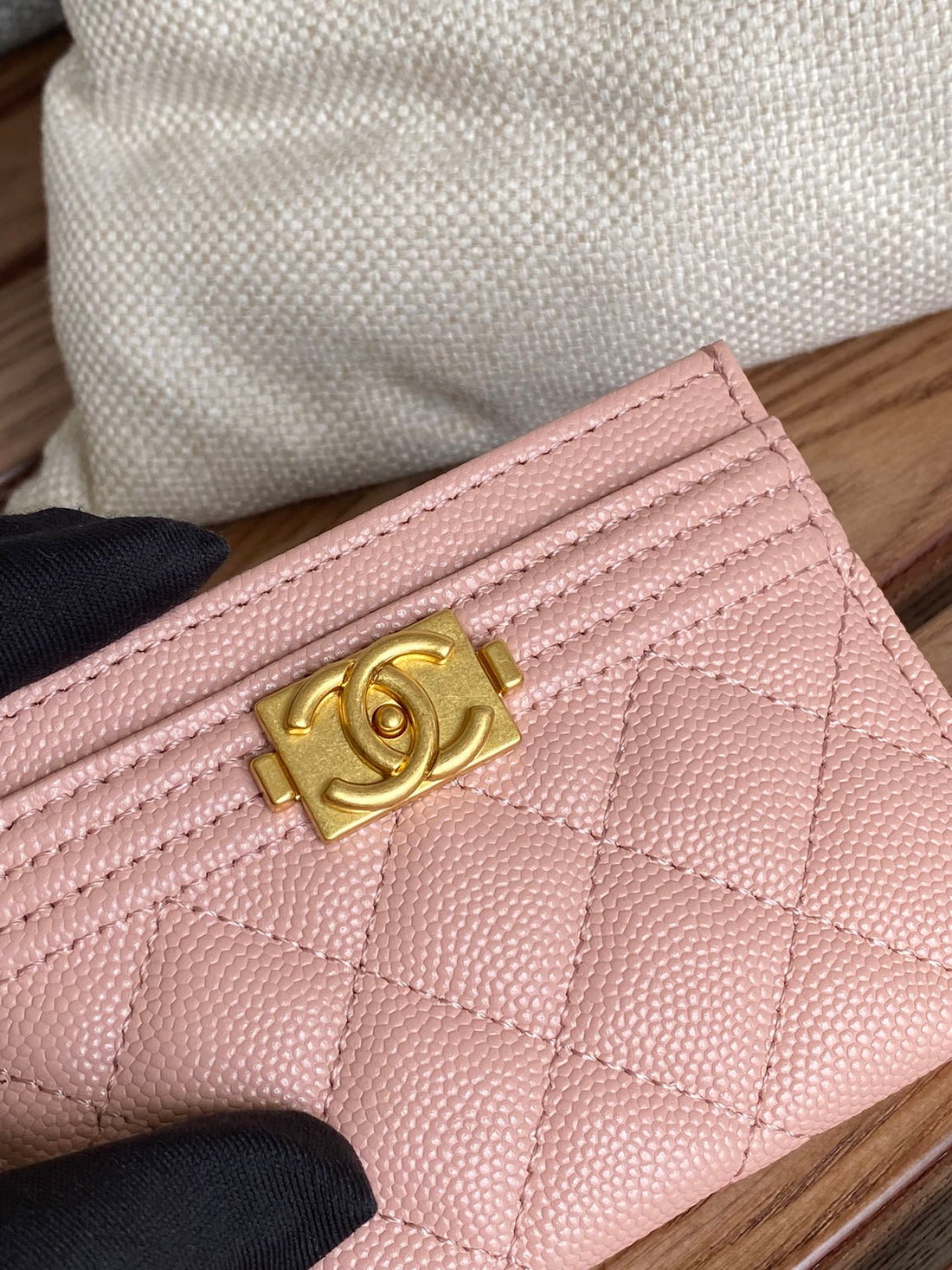 CHANEL boy 11cm card holder pink caviar gold hardware