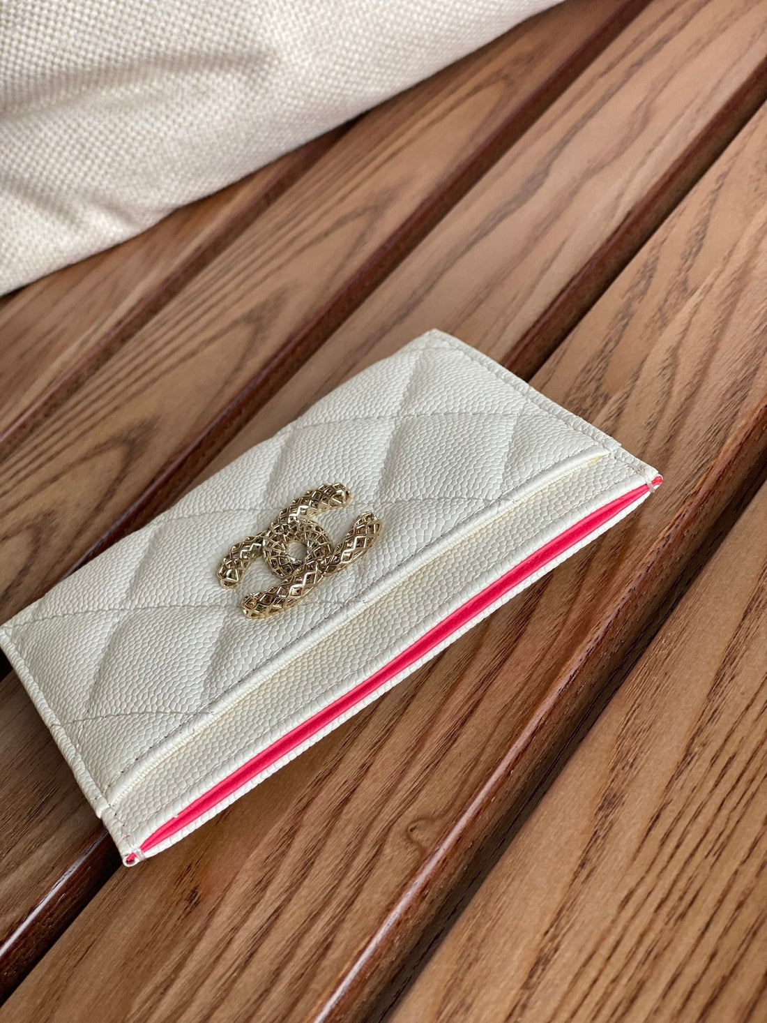 CHANEL card holder 10cm white caviar