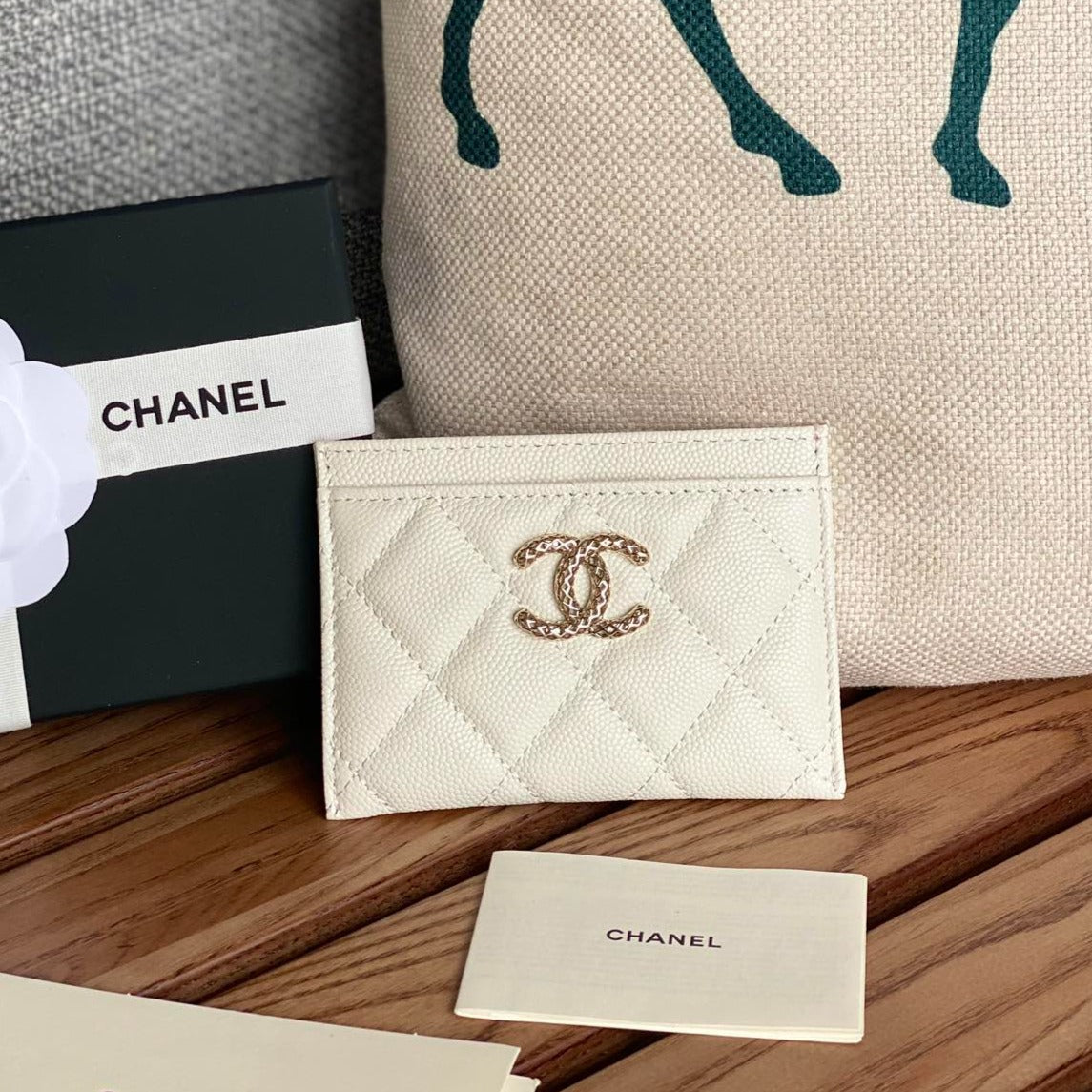CHANEL card holder 10cm white caviar