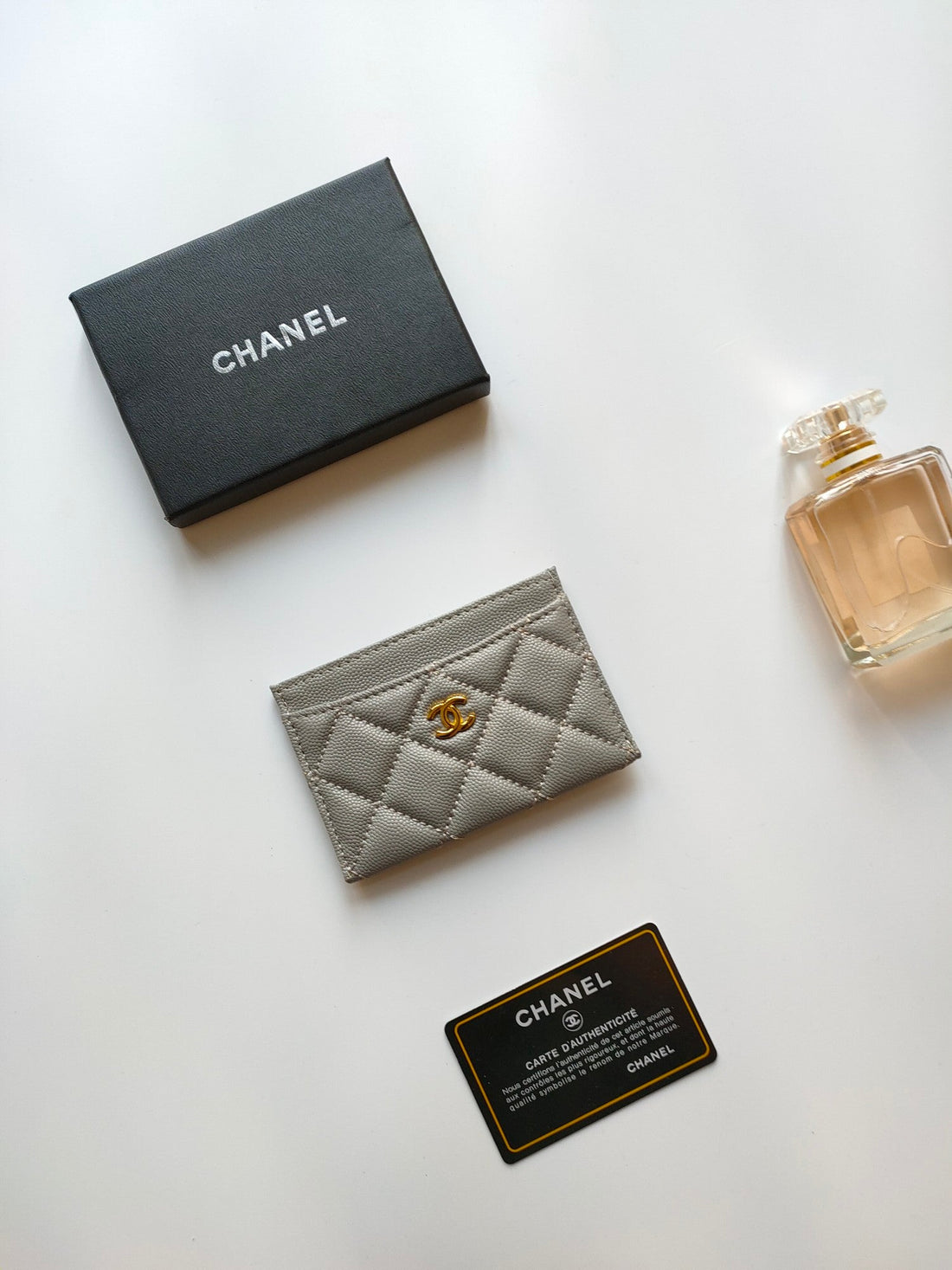 CHANEL CARD HOLDER 11.2 GRAY GRAINED CALFSKIN GOLD ICON