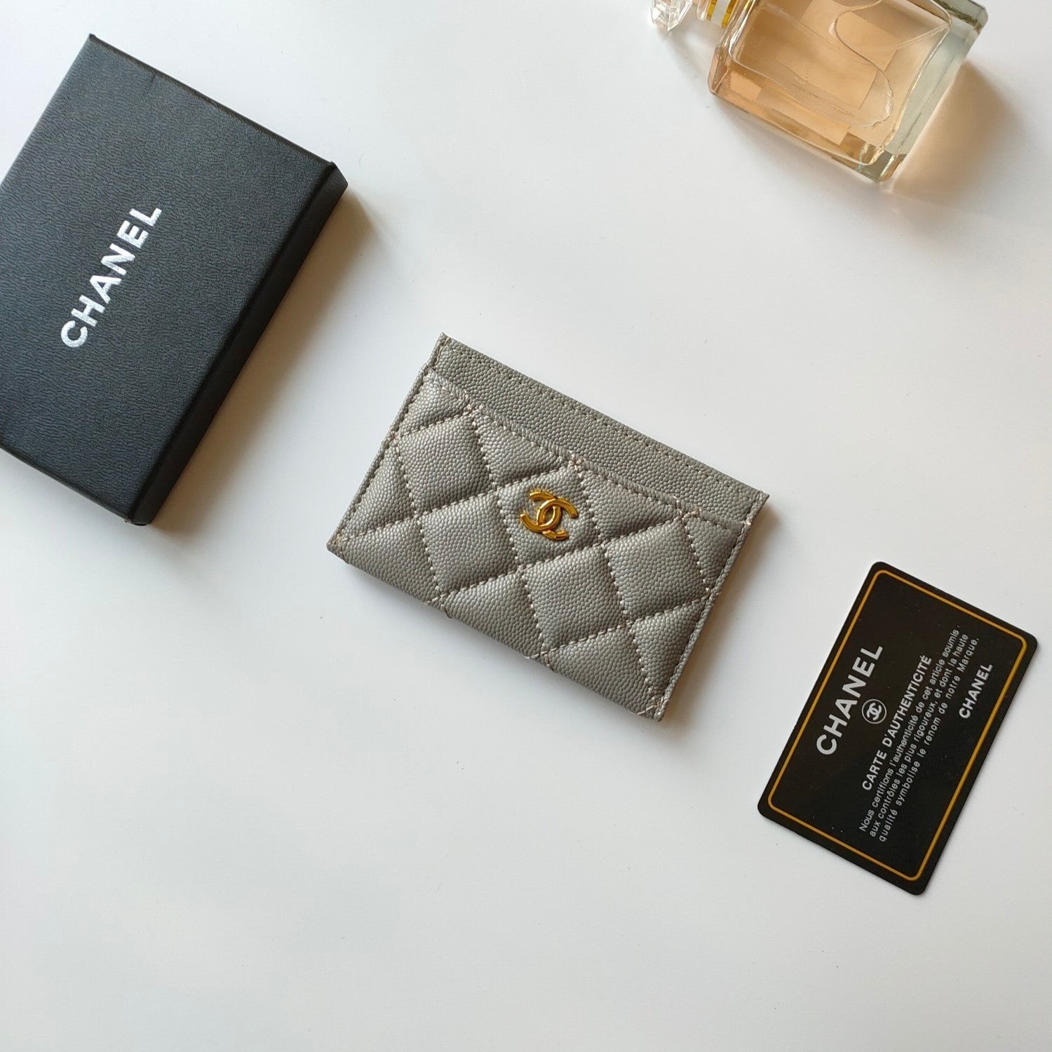 CHANEL CARD HOLDER 11.2 GRAY GRAINED CALFSKIN GOLD ICON