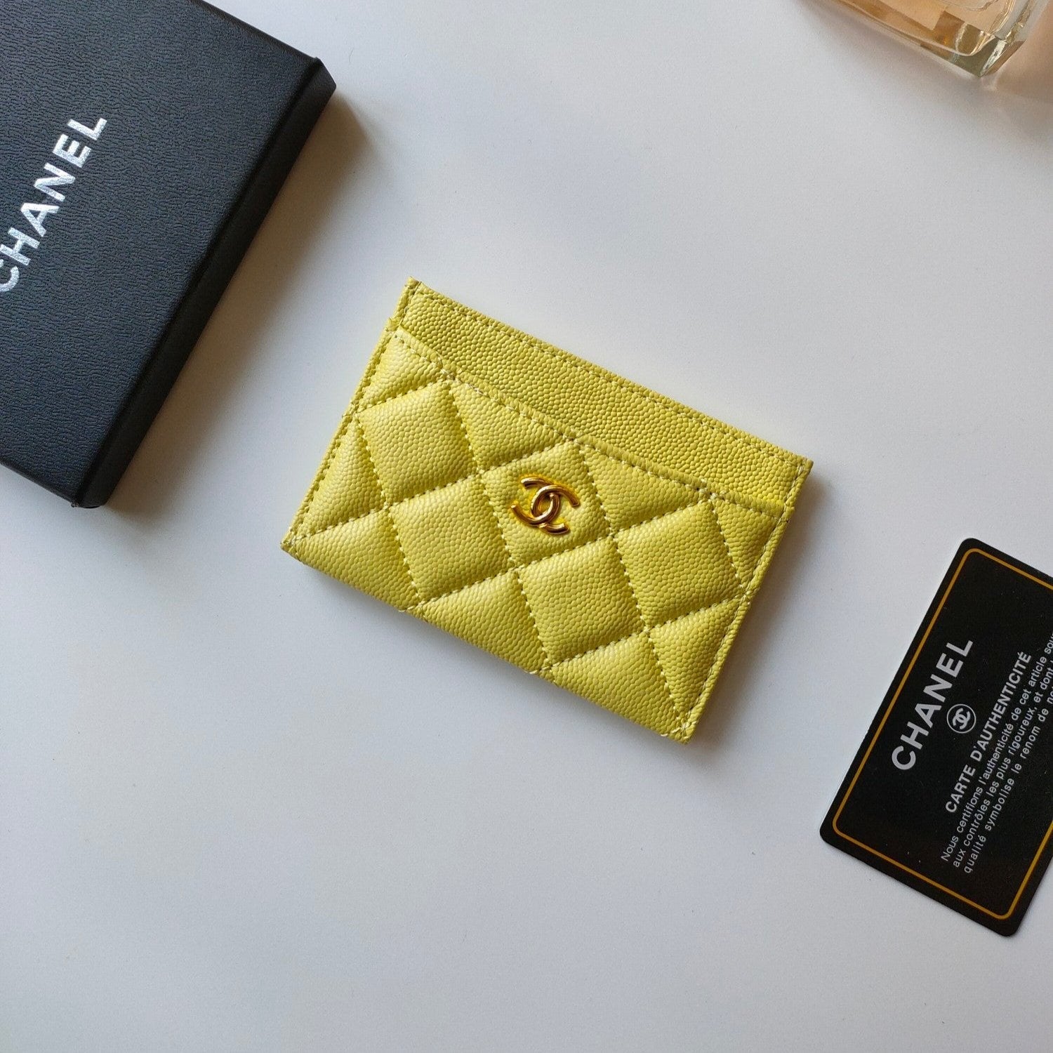 CHANEL CARD HOLDER 11.2 LEMON GRAINED CALFSKIN GOLD ICON