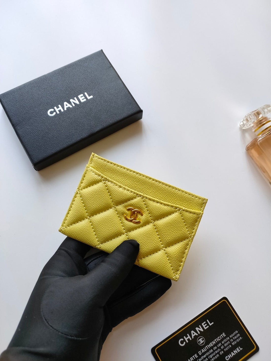 CHANEL CARD HOLDER 11.2 LEMON GRAINED CALFSKIN GOLD ICON