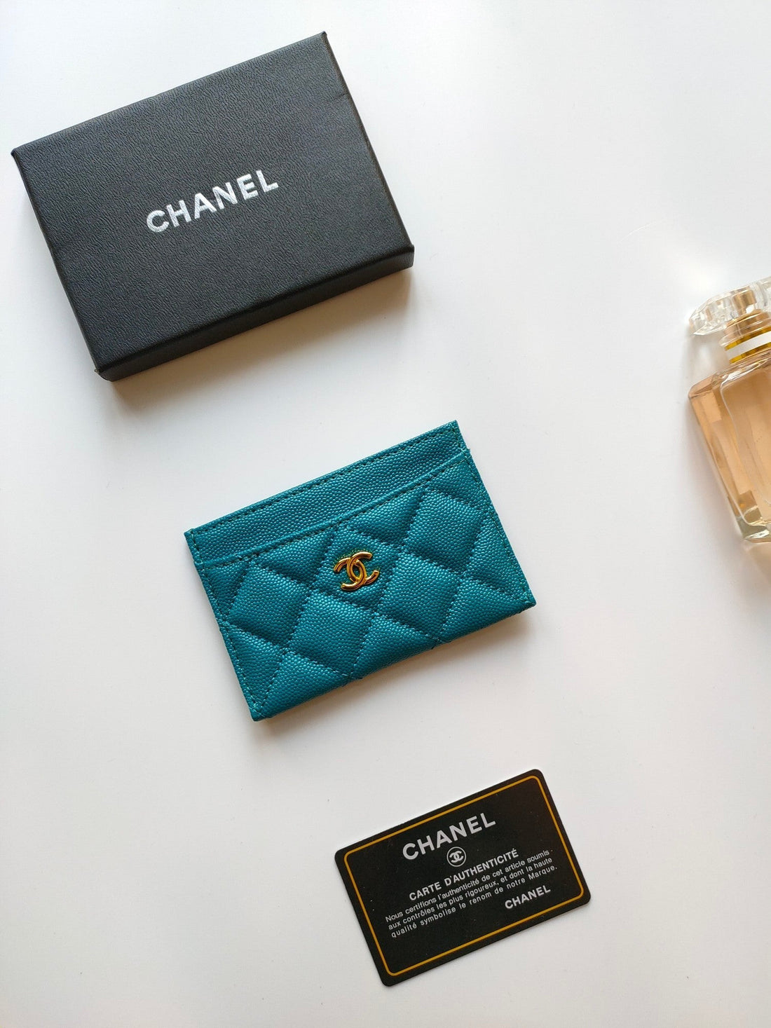 CHANEL CARD HOLDER 11.2 SAPPHIRE GRAINED CALFSKIN GOLD ICON