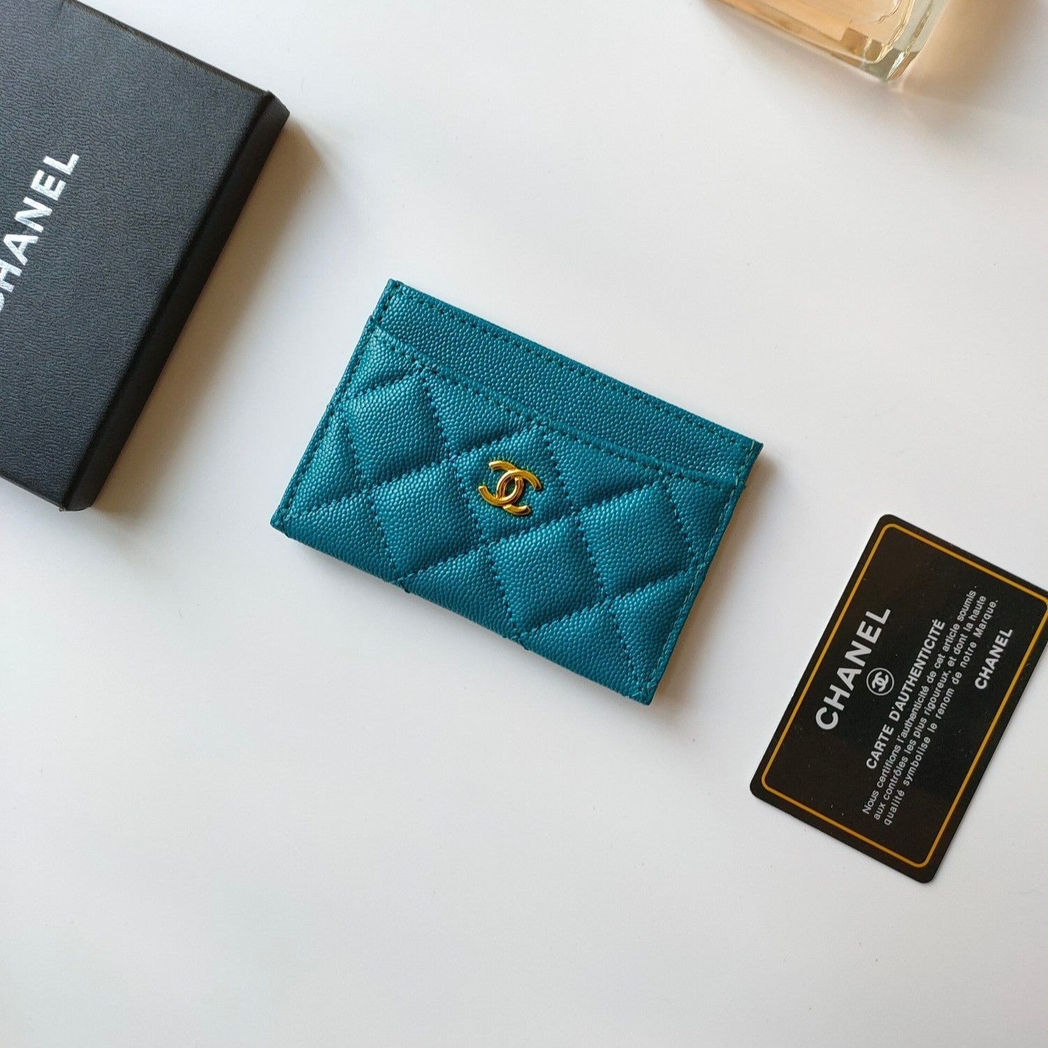 CHANEL CARD HOLDER 11.2 SAPPHIRE GRAINED CALFSKIN GOLD ICON