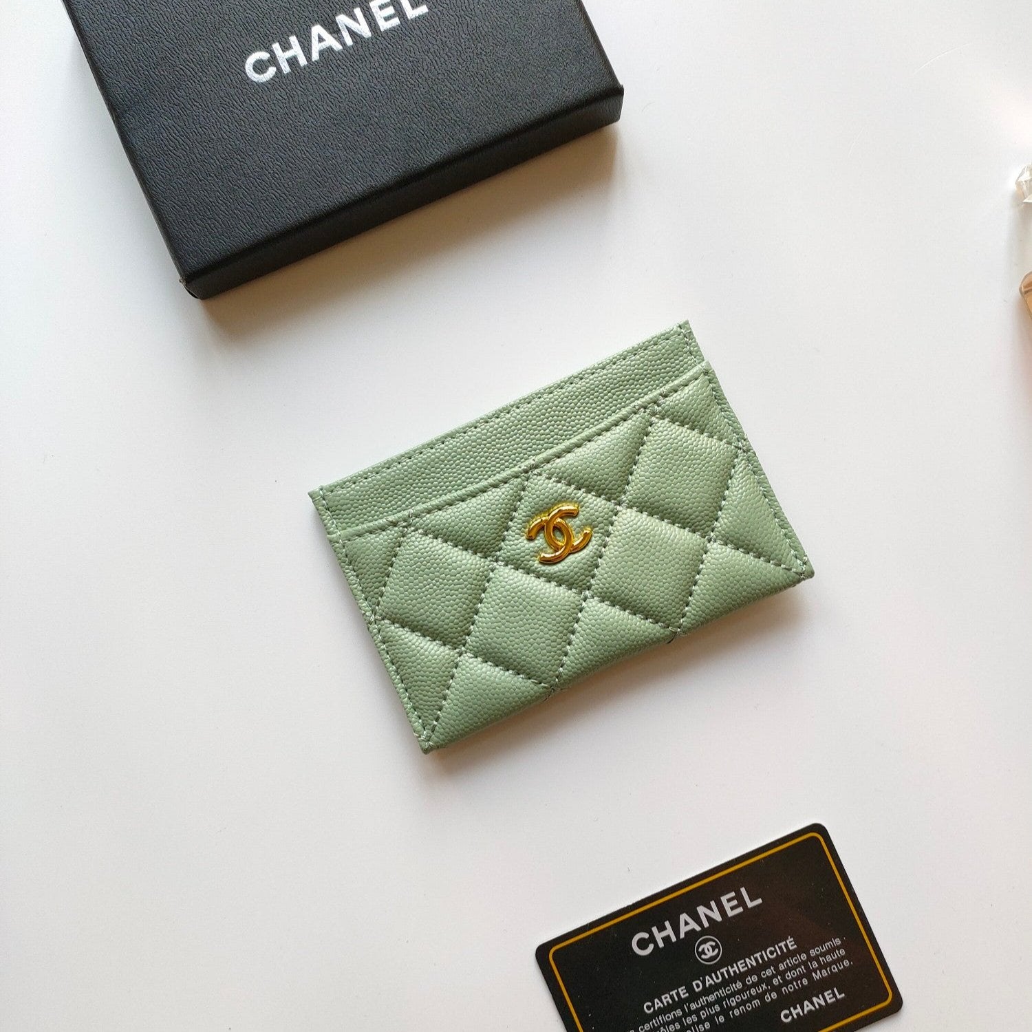CHANEL CARD HOLDER 11.2 LIGHT GRREN GRAINED CALFSKIN GOLD ICON