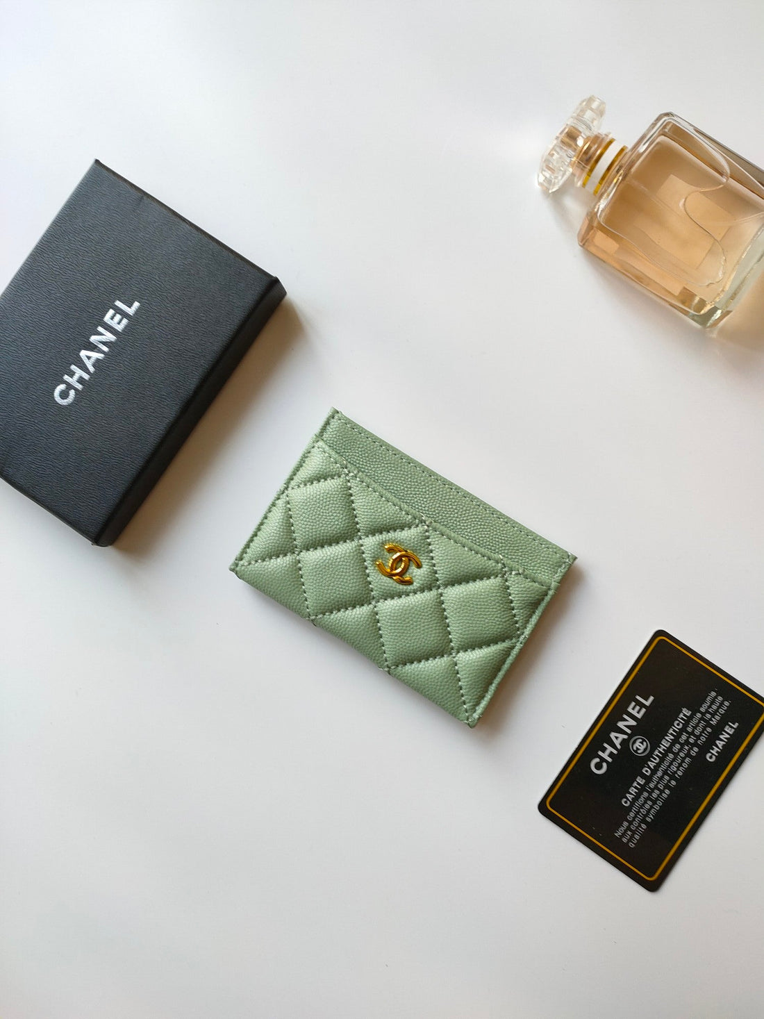 CHANEL CARD HOLDER 11.2 LIGHT GRREN GRAINED CALFSKIN GOLD ICON