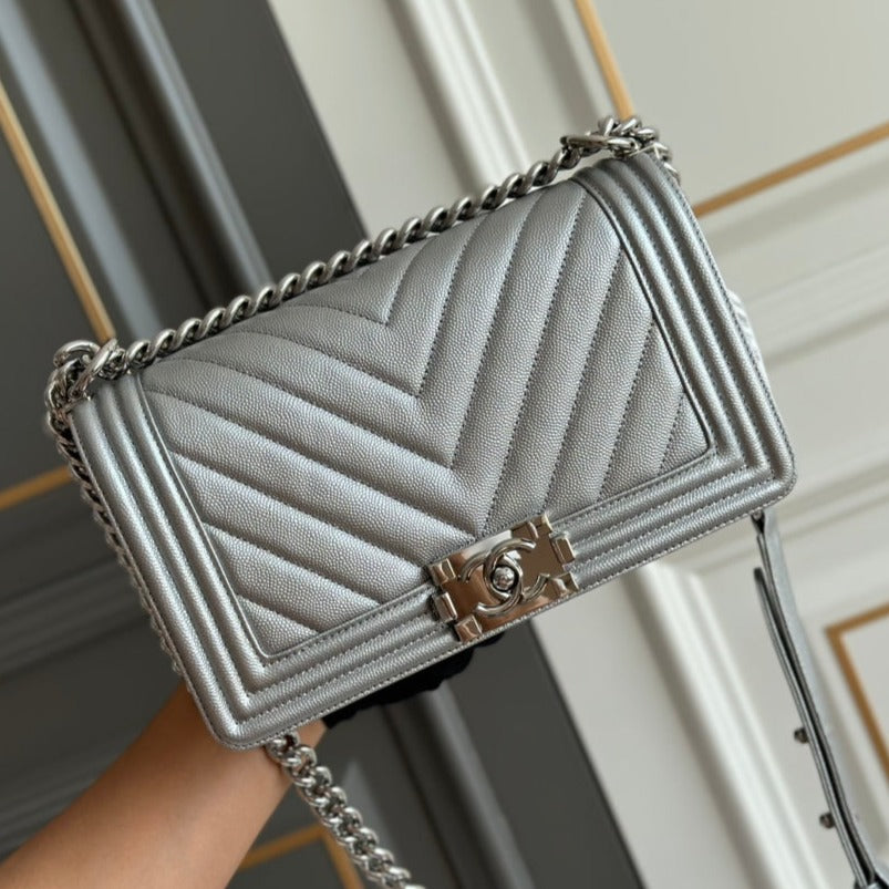 CHANEL boy medium 25 grey chevron caviar silver hardware