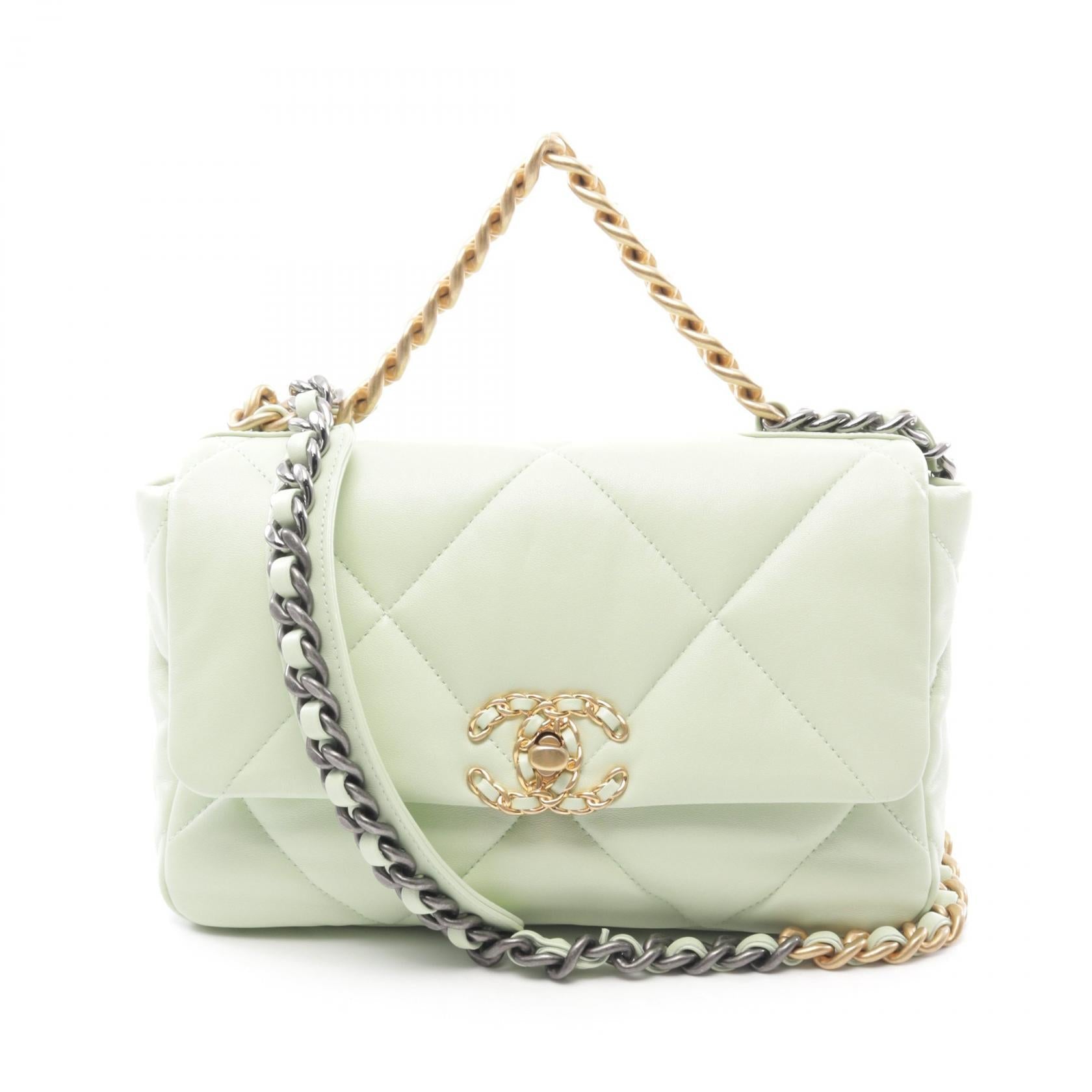 Chanel 19 Matelasse Leather Shoulder Bag Green