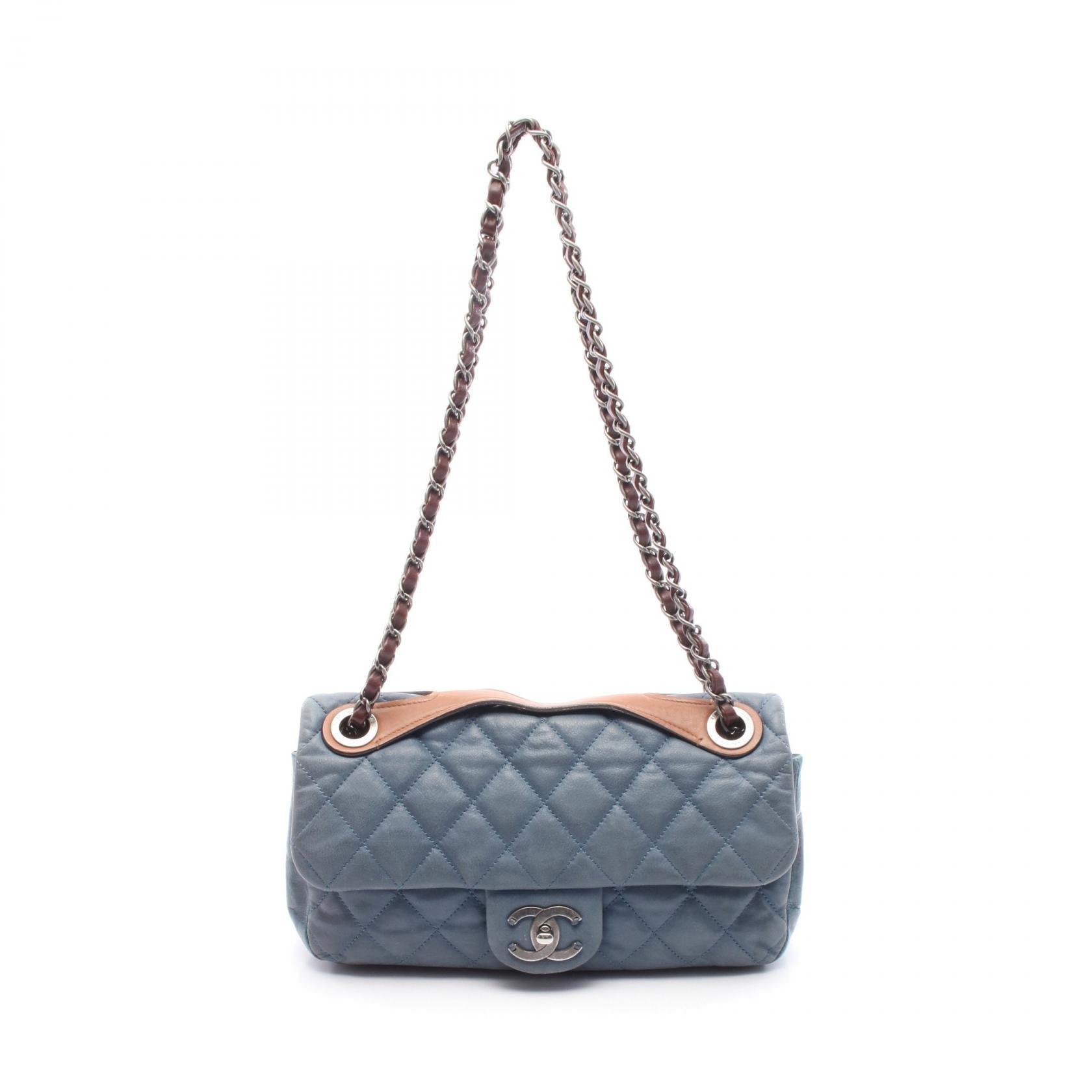 Chanel Matelasse Leather Shoulder Bag