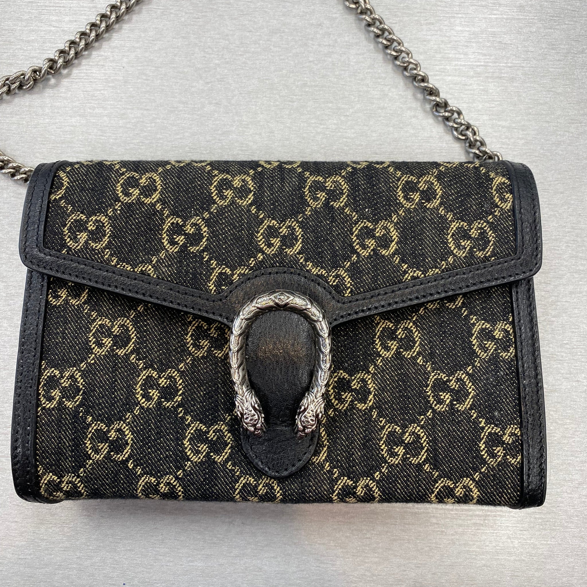 Crossbody Luxury Designer By Gucci  Size: Small