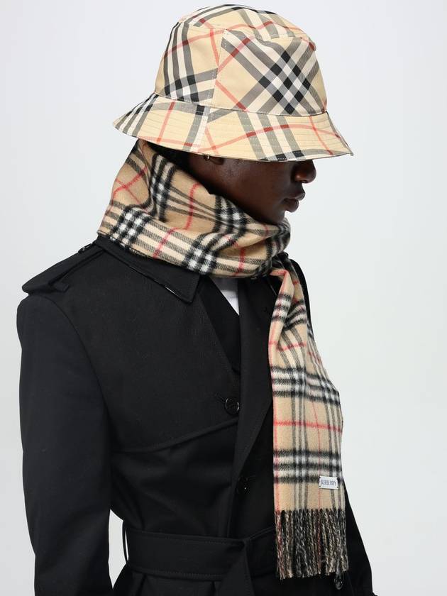 Burberry Hat woman Burberry