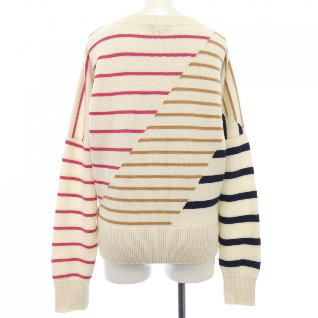 Chanel P62885K48446 Cashmere Knit