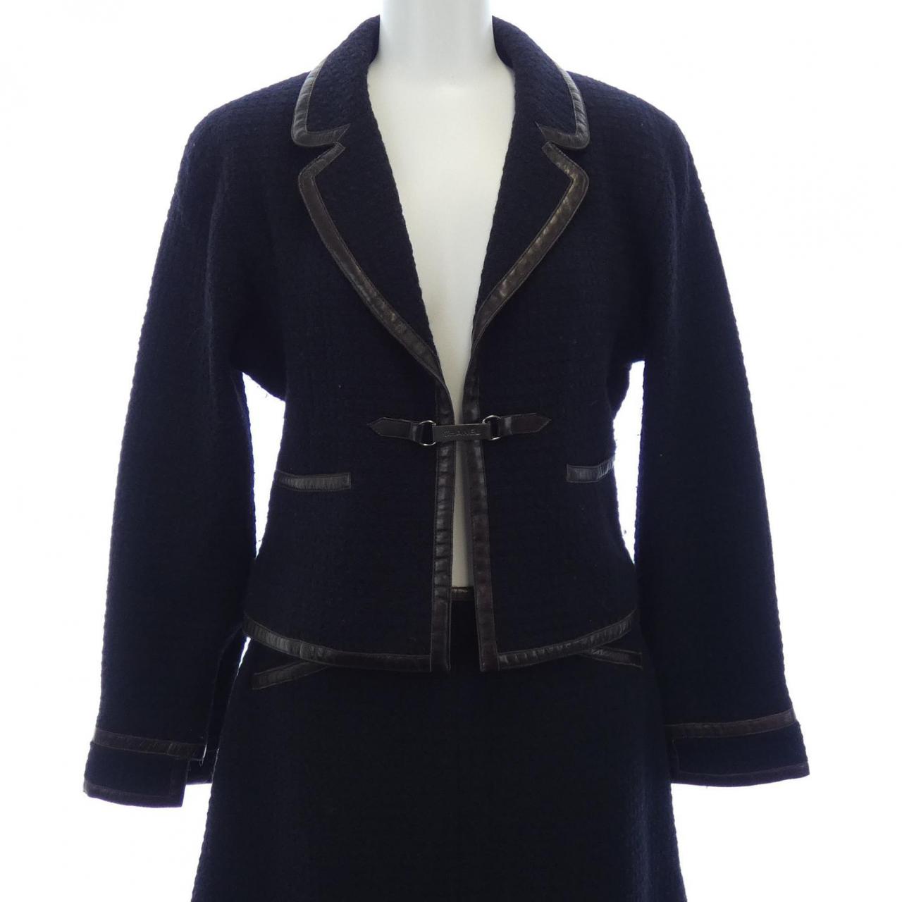 Chanel P16177V08882 Suit