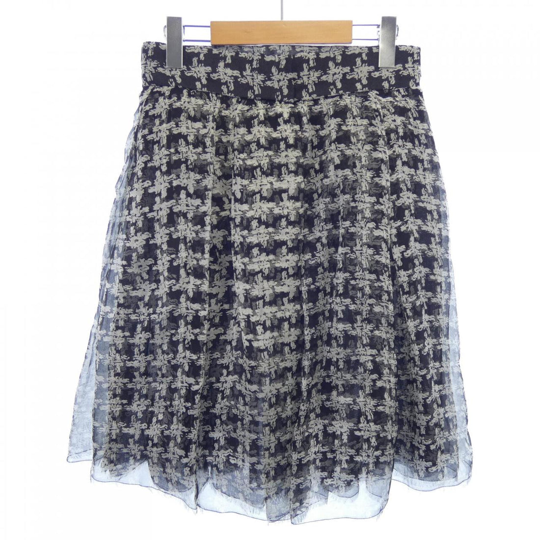 Chanel P37603V27236 Silk Skirt