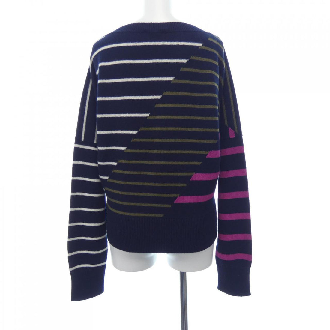 Chanel P62885K48446 Cashmere Knit