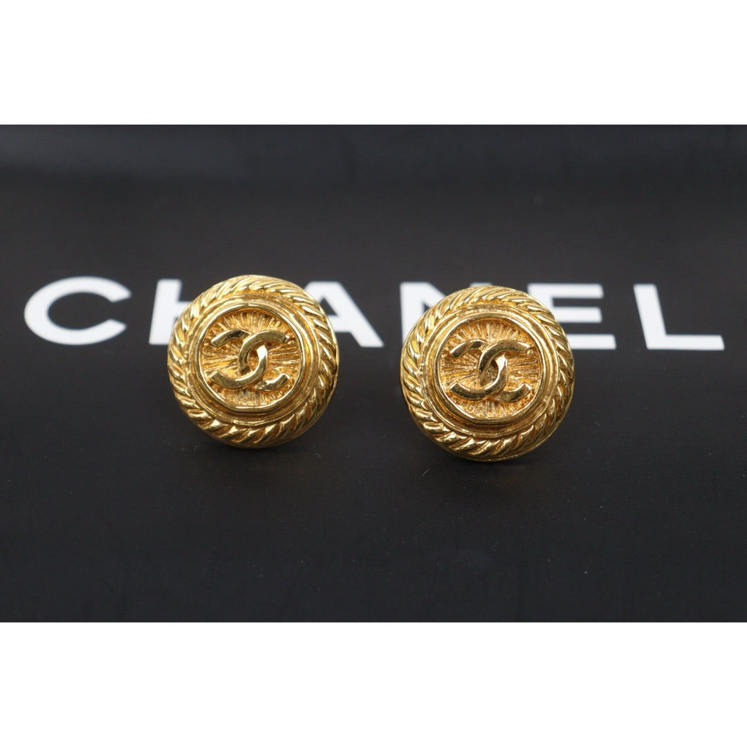 Very Good ( Rank A) ?CHANEL Coco Mark Gold 24 Plated Round Earrings Made In 1993 Year  ?25052922