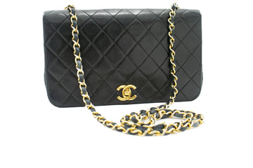 CHANEL Full Flap Chain Shoulder Bag Black Quilted Lambskin Purse j65