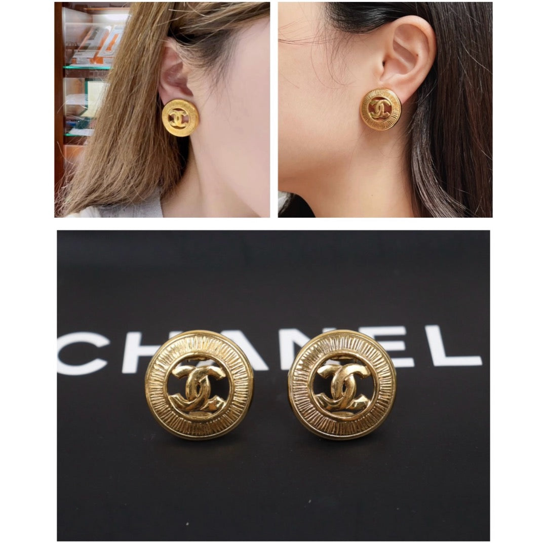 Very Good ( Rank A) ?CHANEL Coco Mark Gold 24 Plated Round Earrings?25052920