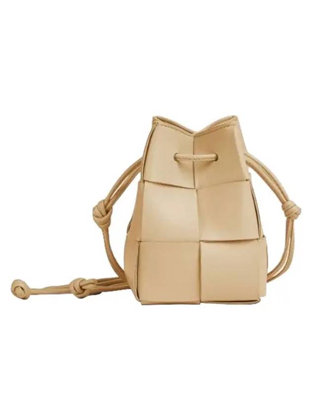 Bottega Veneta Intrecciato Cassette Small Bucket Bag Porridge